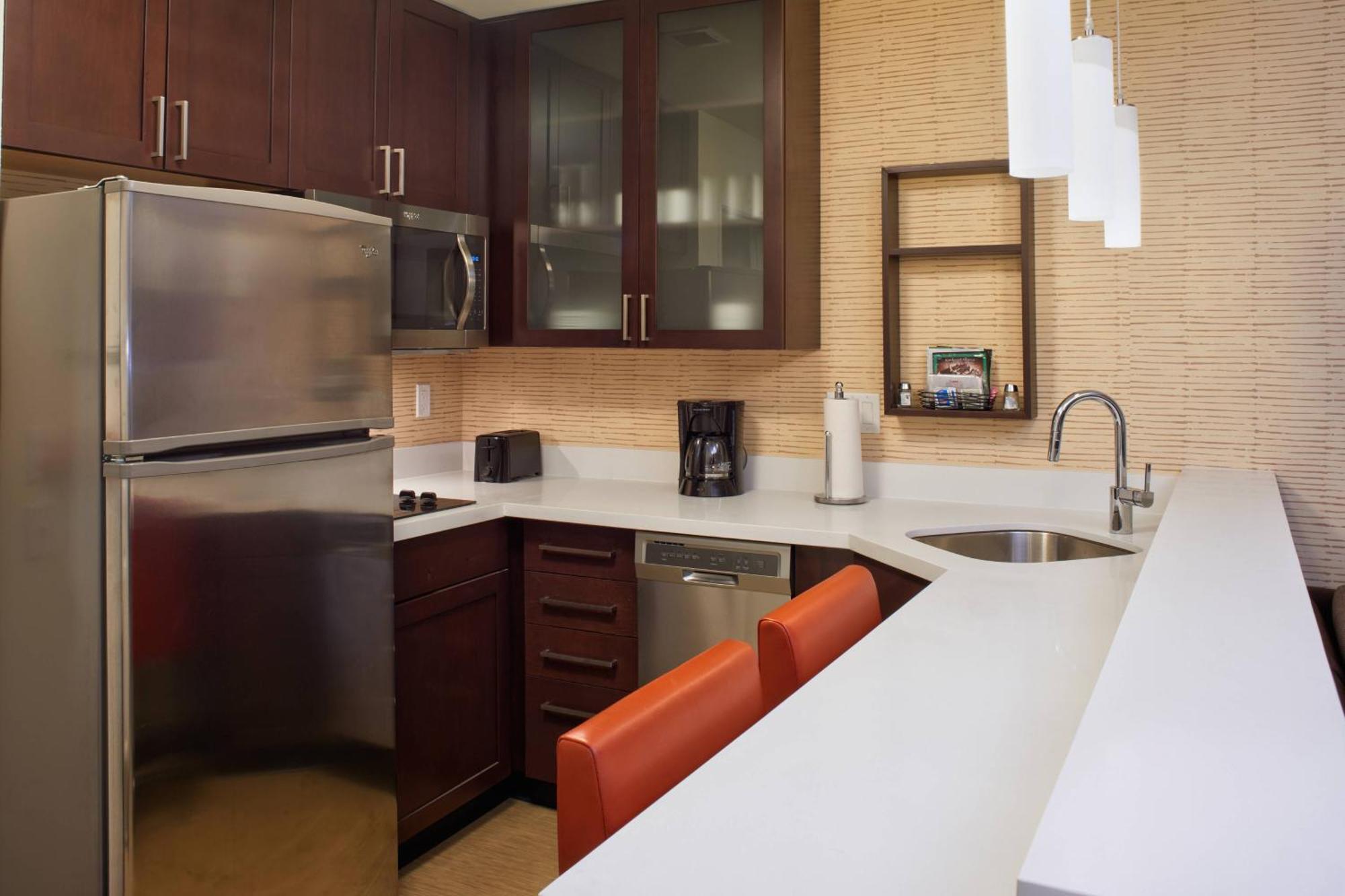 Hotel By Marriott Chicago 3*