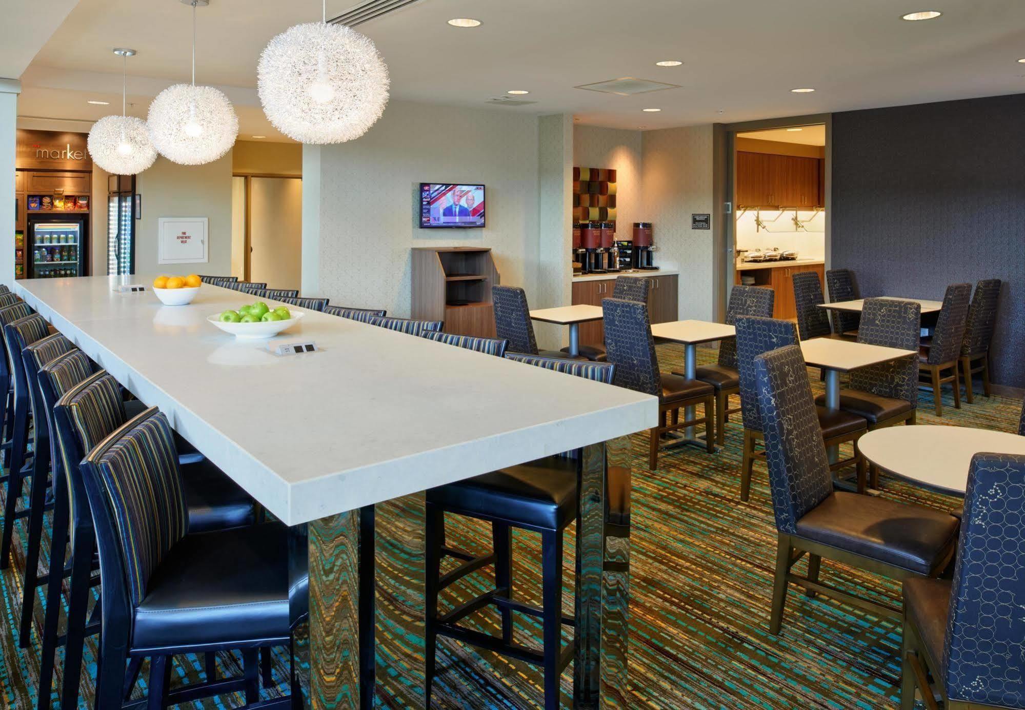 By Marriott Chicago 3*