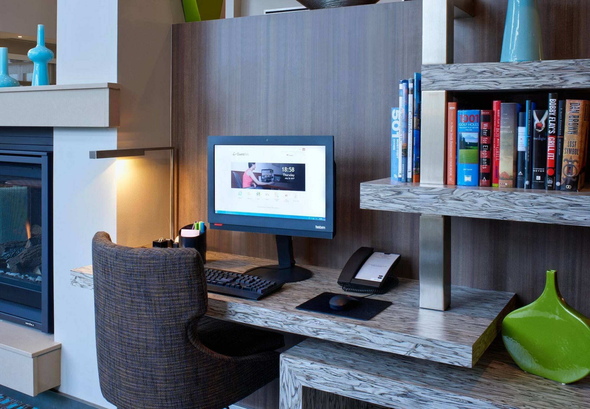 Hotel By Marriott Chicago 3*
